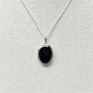925 Sterling Silver & Onyx Locket with Chain, Vintage 1980’s, signed